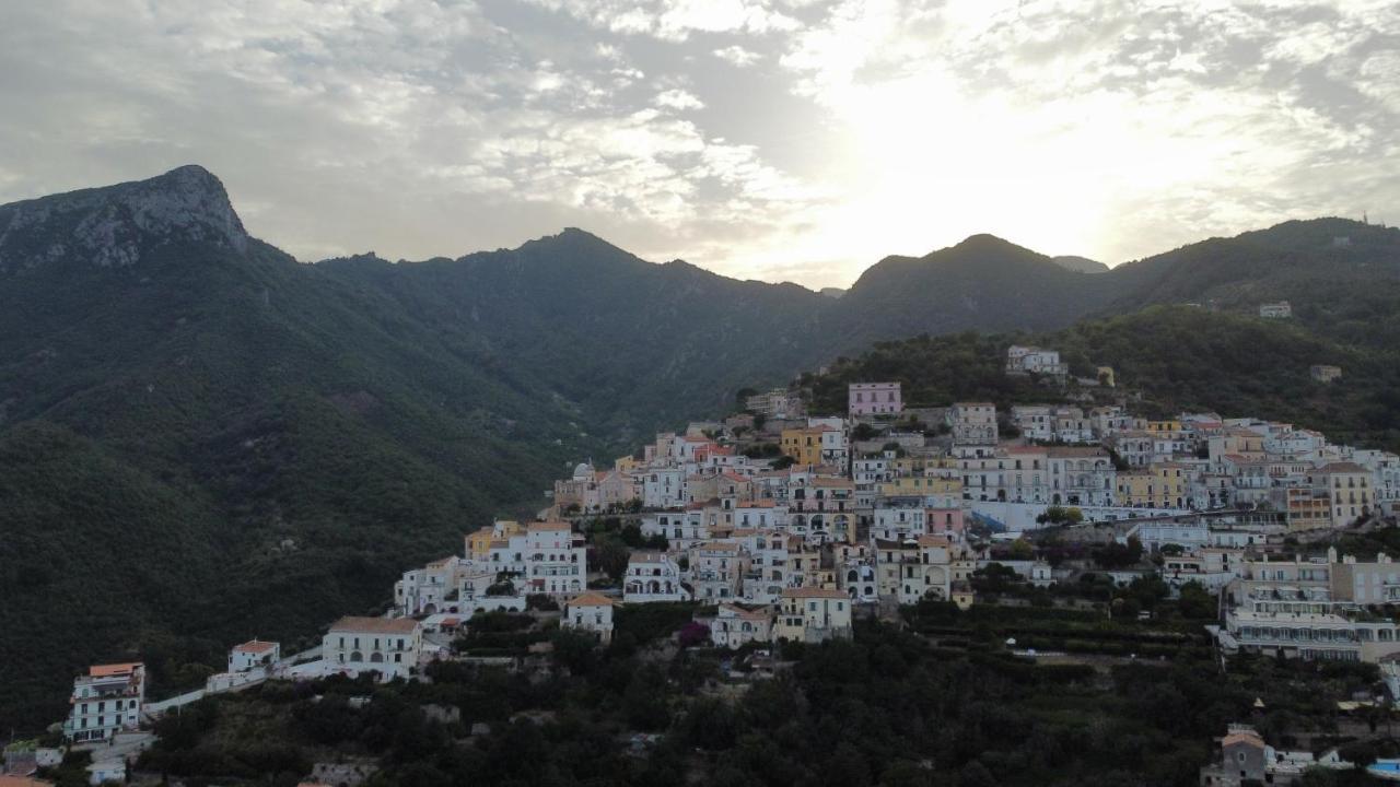 Panoramic Amalfitan Coast Hideaway Villa Vietri sul Mare Exterior photo