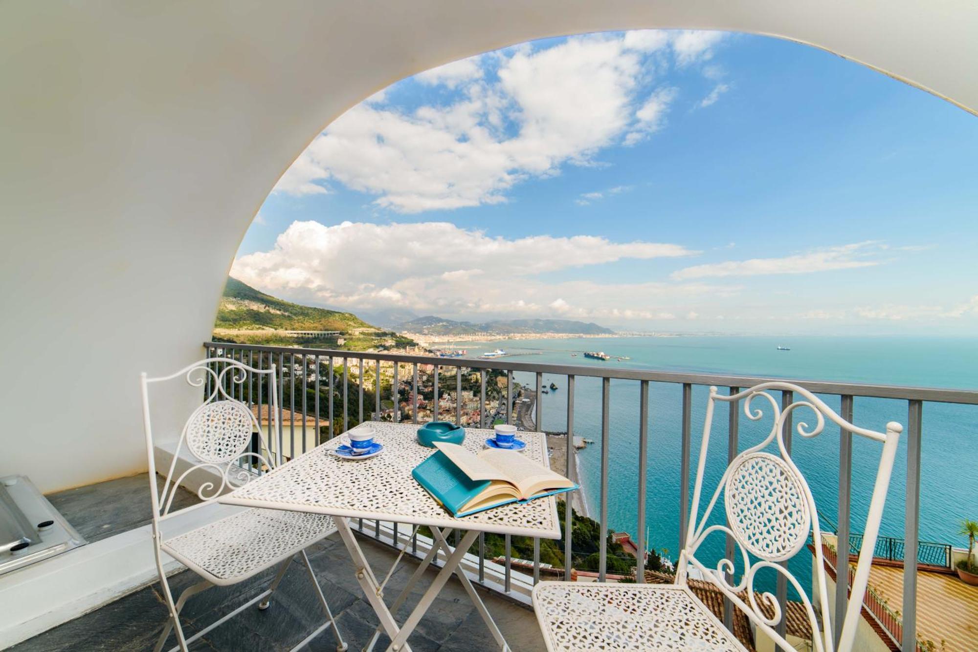 Panoramic Amalfitan Coast Hideaway Villa Vietri sul Mare Exterior photo