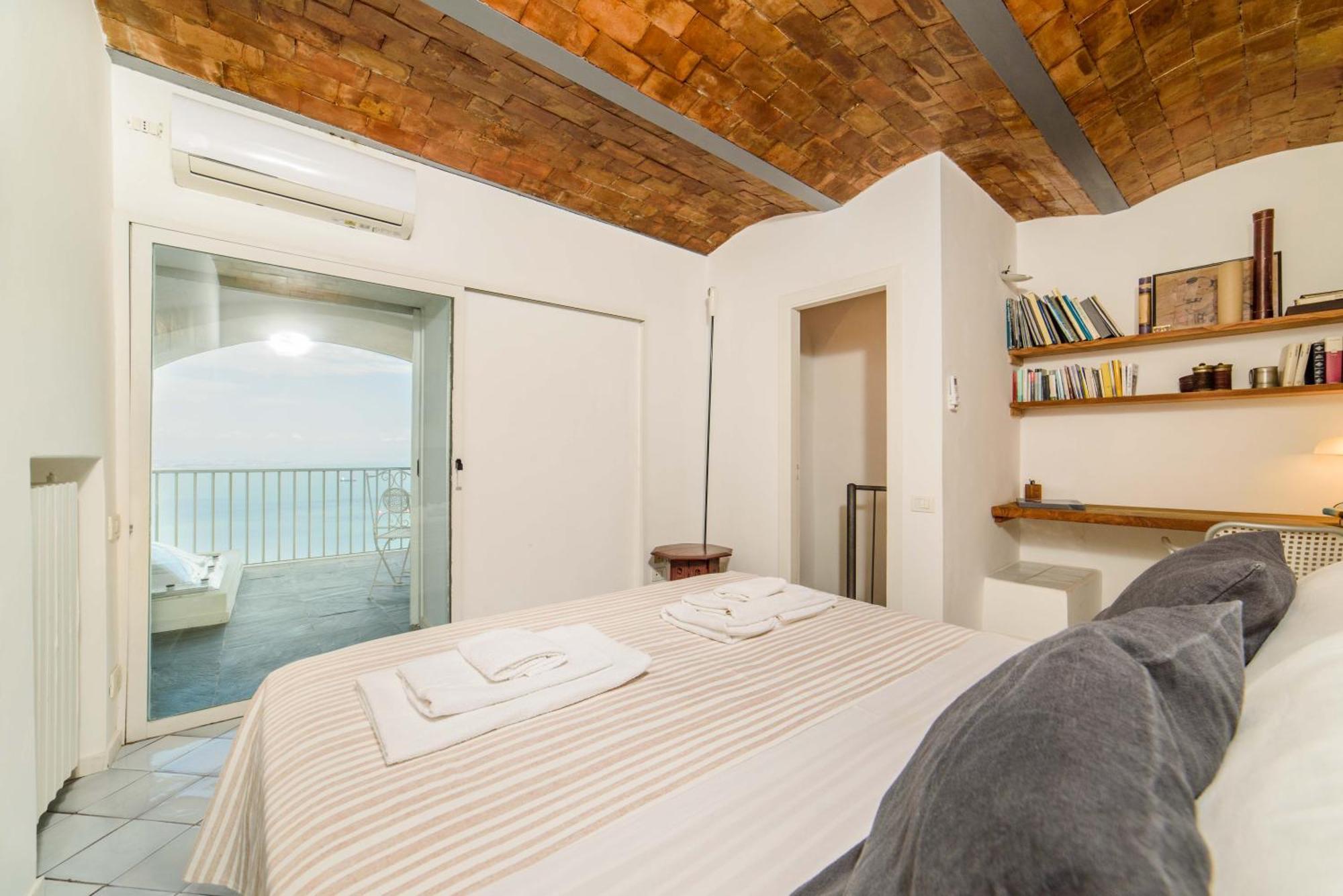Panoramic Amalfitan Coast Hideaway Villa Vietri sul Mare Exterior photo